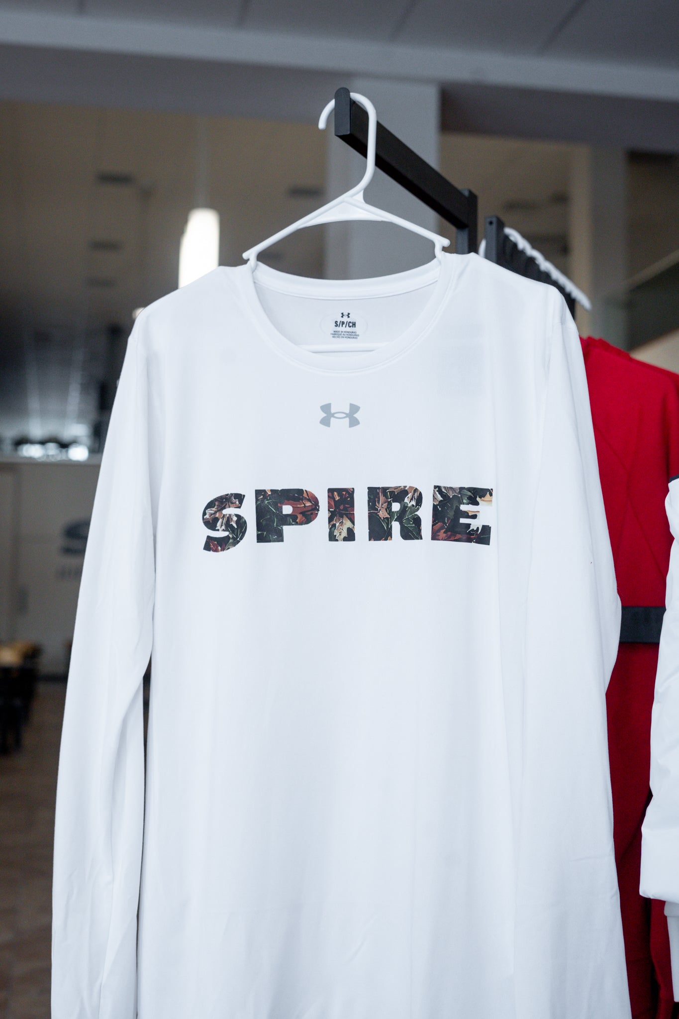 SPIRE with CAMO logo Men's UA Tech Team LS